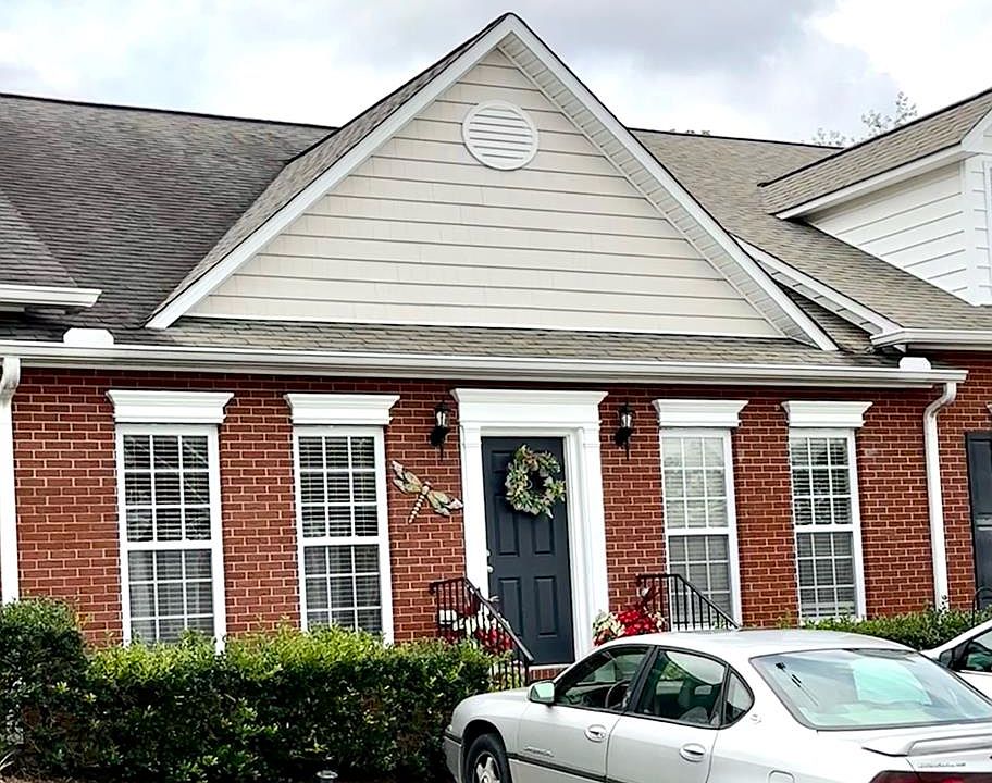 1st image of 164 Saint James Pl