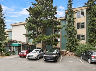 2210 NE 92nd St APT 205, Seattle, WA 98115