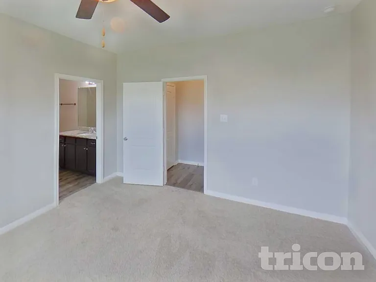 2108 Barrow St — Photo 9