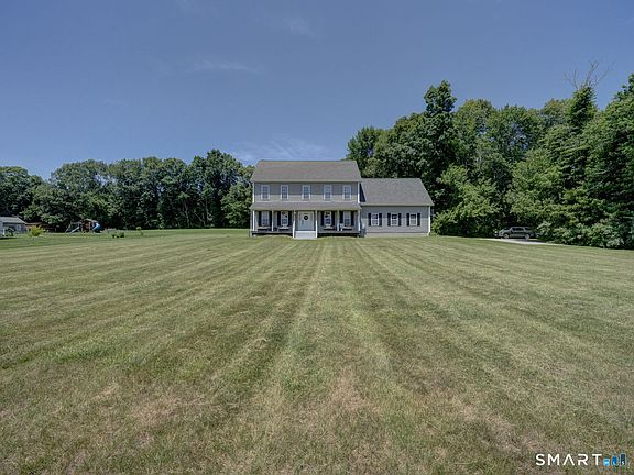 3rd image of 47 Cindy Drive