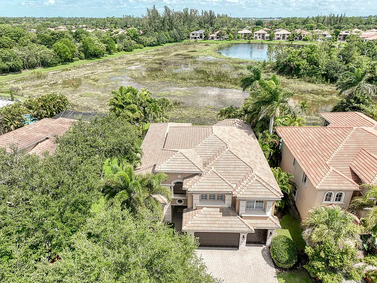 8801 Wellington View Dr — Photo 48