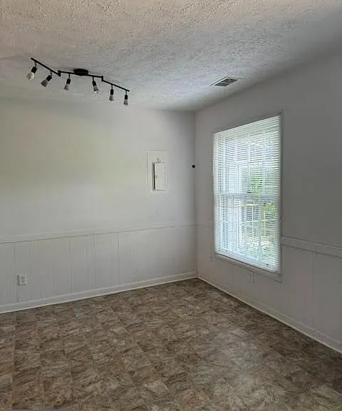 237 Cameron St — Photo 9