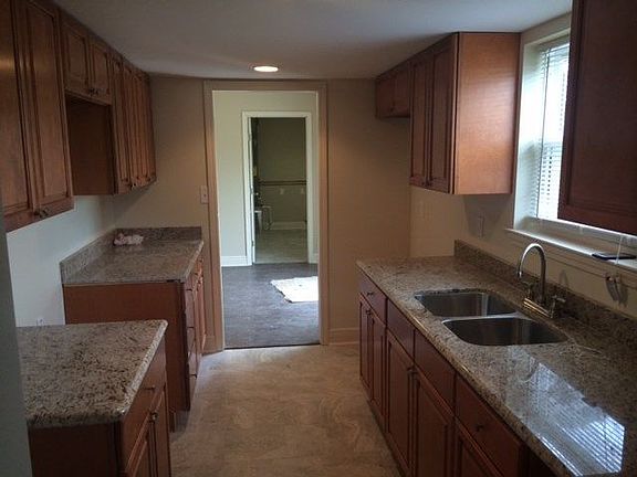 5th image of 3628 Somerset Dr