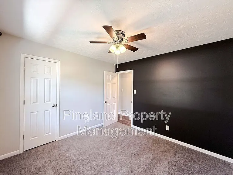 1690 Clairborne Dr — Photo 18