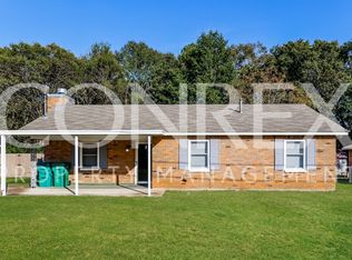 84 Foxdale Rd, Millbrook, AL 36054