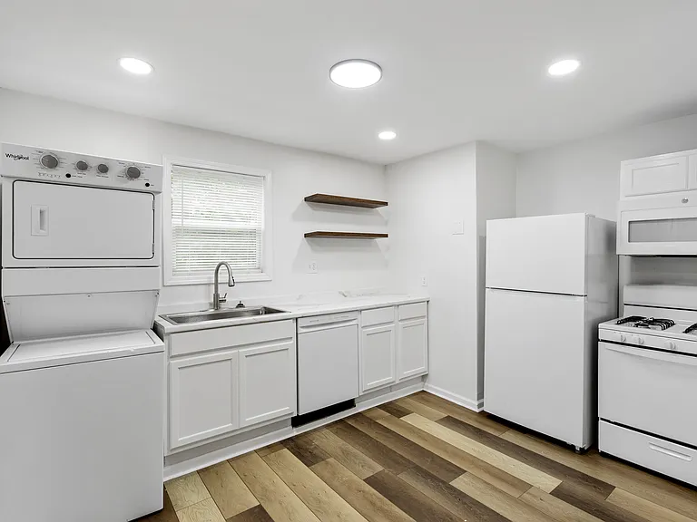 7361 Murry Hill Cir — Photo 2