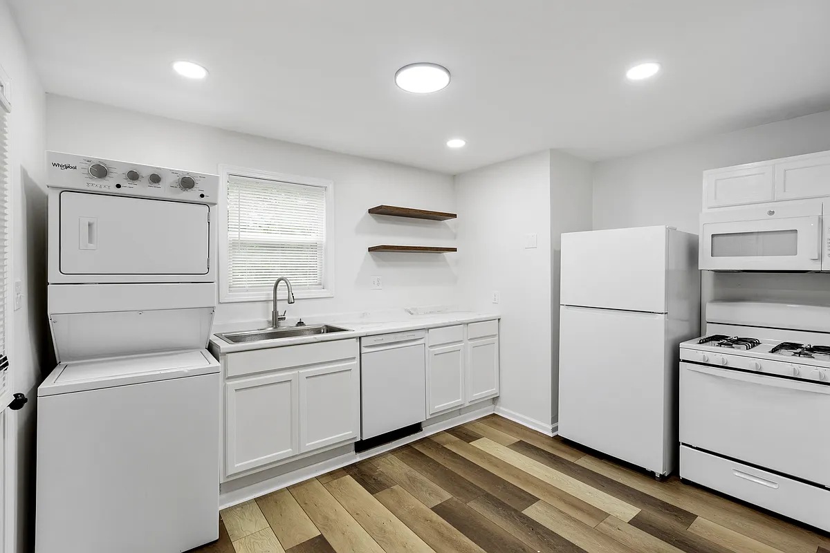 Building Photo - 7361 Murry Hill Cir