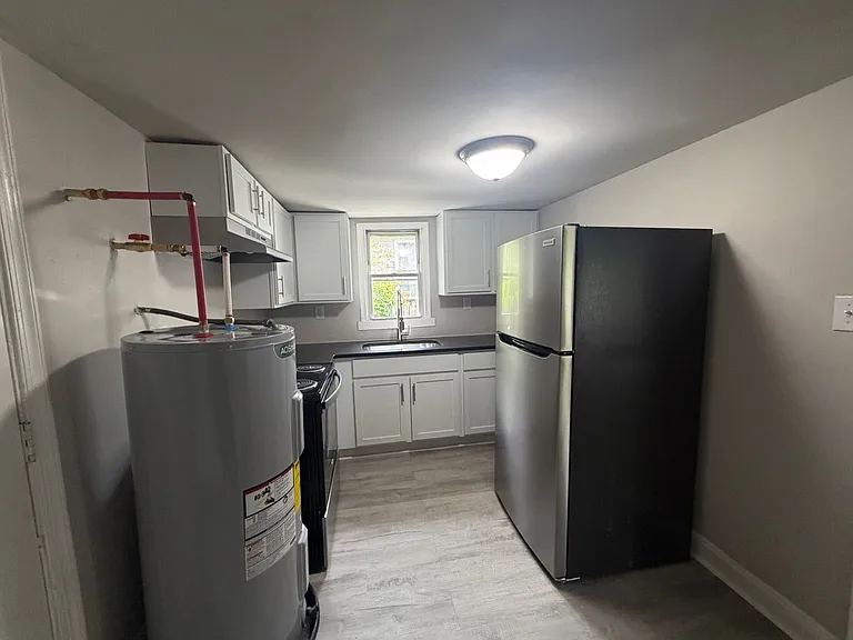 2208 Keswick Ave — Photo 12