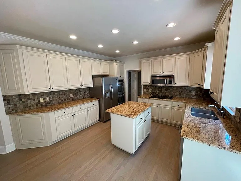 510 Stonebrook Farms Dr — Photo 3