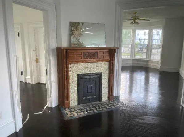 319 E 2nd St, Kewanee, IL 61443