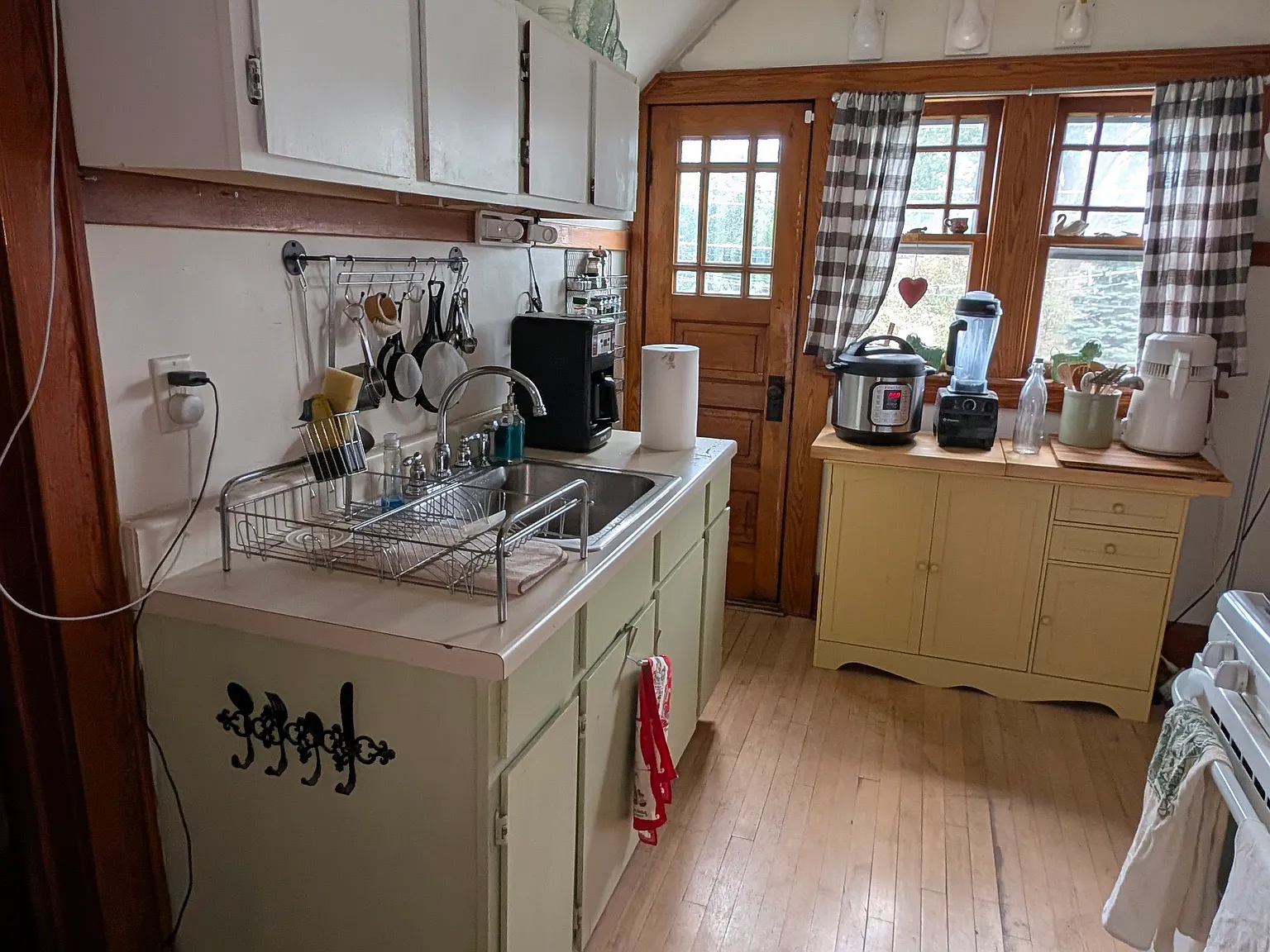 1 bed, 750 sqft, $1,250 — Photo 3