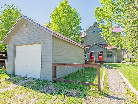 3rd image of 712 1/2 Maroon Avenue #712 1/2