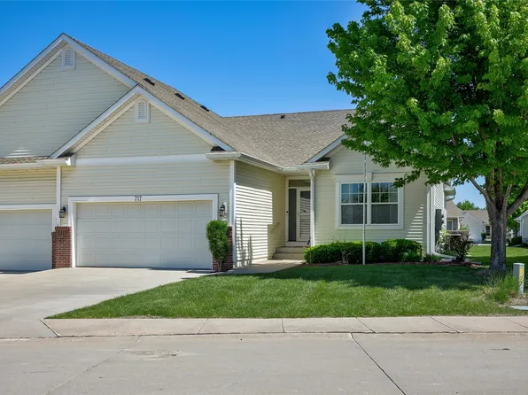717 SE Waterview Cir, Waukee, IA 50263