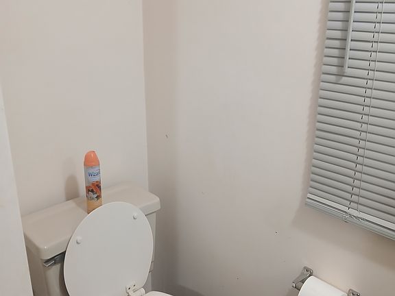 5th image of 807 S Riverside Dr #807