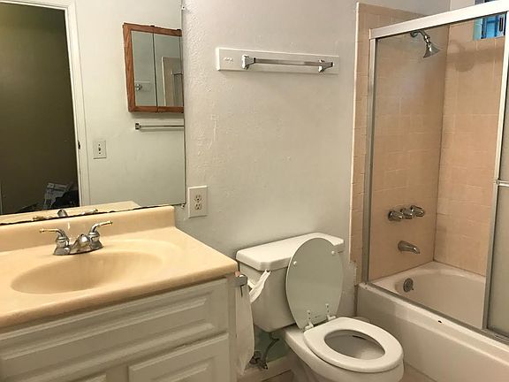 5th image of 142 Benson Ave