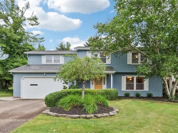 32584 N Roundhead Dr, Solon, OH 44139