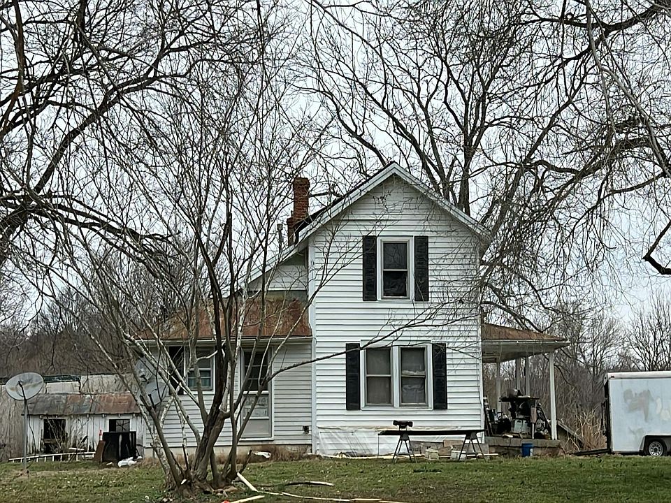 1st image of 1370 N Stillwell Rd