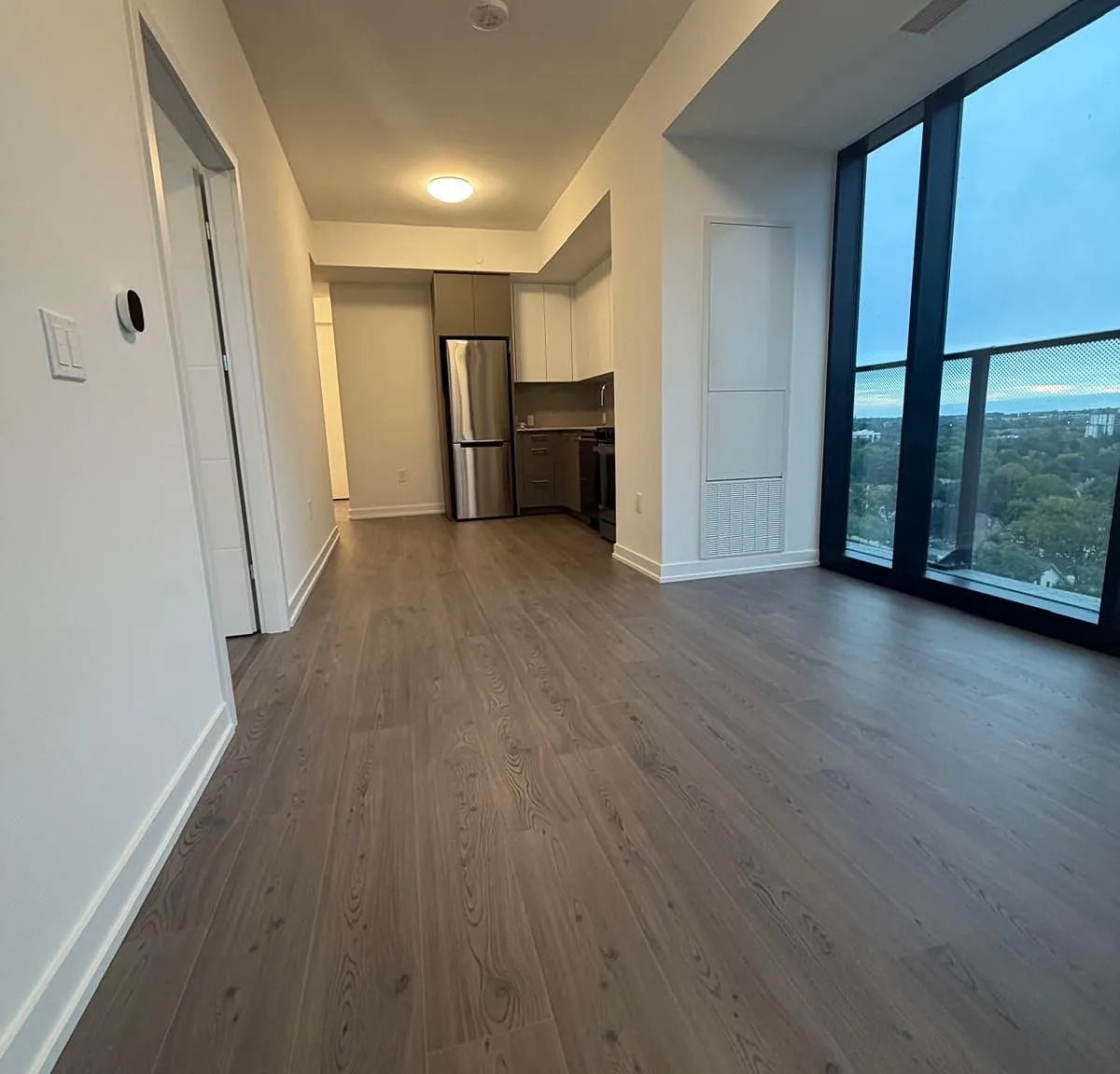 Tek Tower Condos — Photo 1