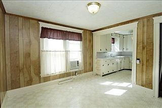 5th image of 105 Elk St