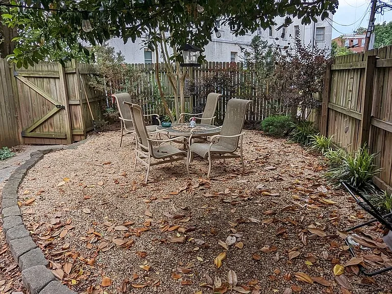 1609 W Grace St — Photo 19