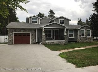 11197 Upton Rd, Bath, MI 48808