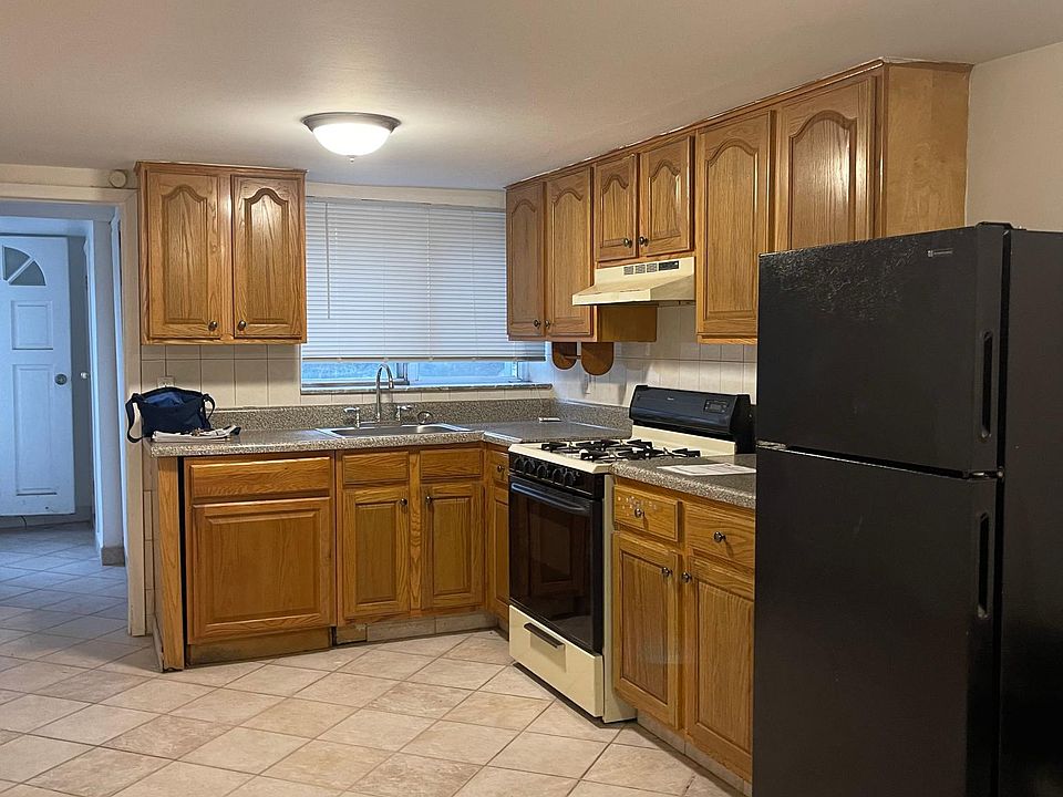 Eat in kitchen