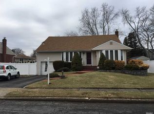 5 Barbara Ln, Plainview, NY