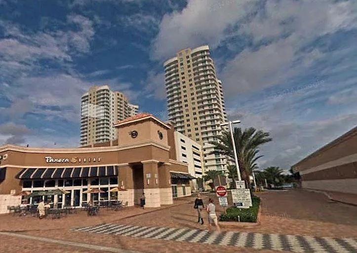 2 bed, 1052 sqft, $3,300 — Photo 4