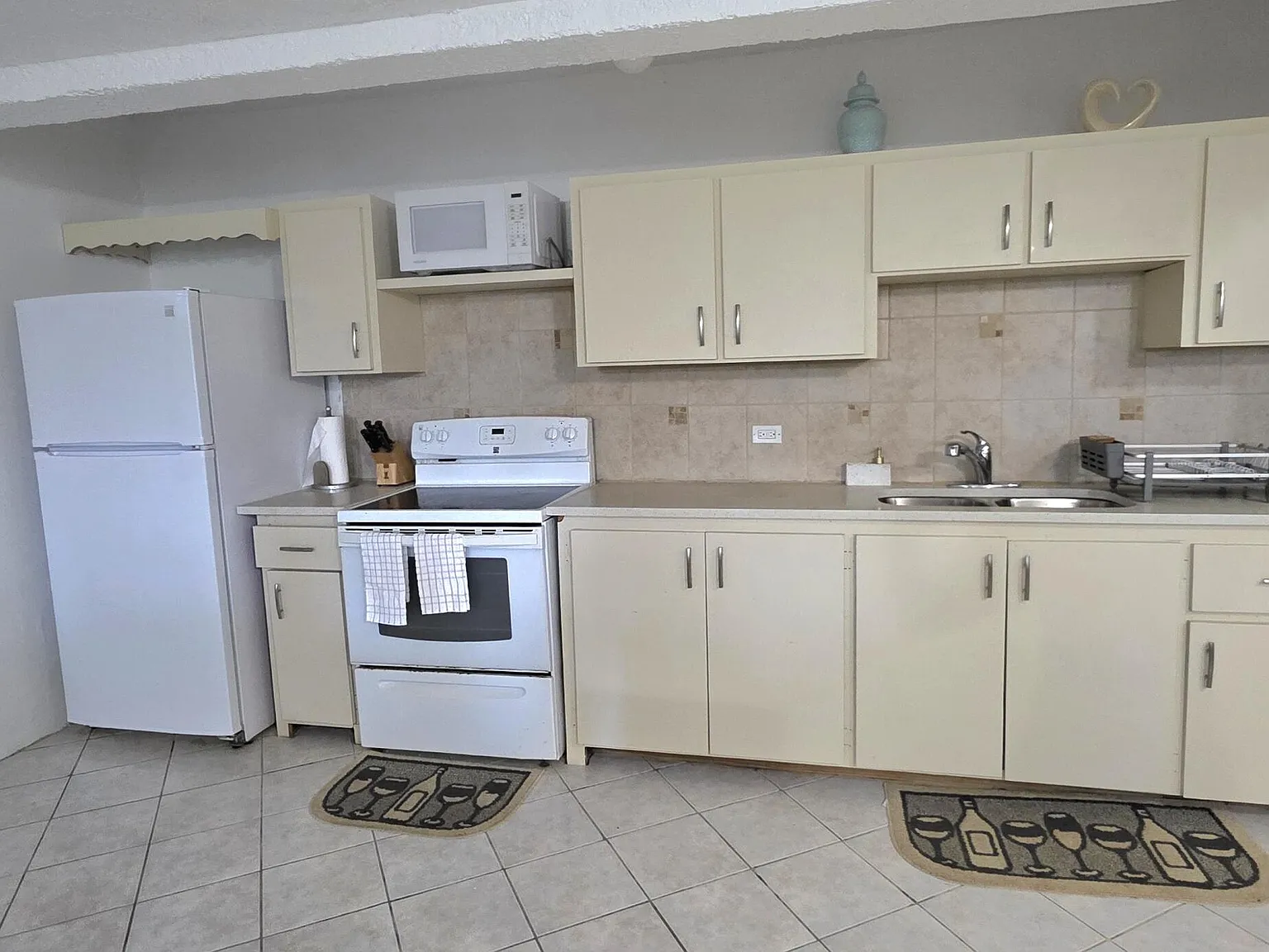 2 bed, $2,600 — Photo 4