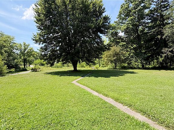 3rd image of 6276 Cedar Springs Rd