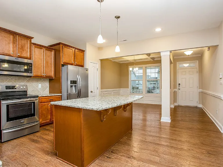 674 Stonebriar Ave — Photo 7