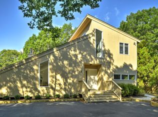 6 Wildflower Rd, East Hampton, NY 11937