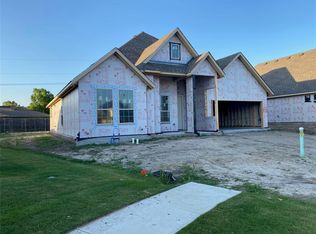 141 Windy Glen Dr, Decatur, TX 76234