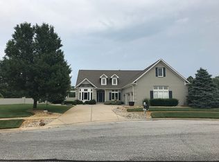 2675 S Parkview Dr, New Palestine, IN 46163