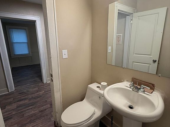 5th image of 2901 Alabama Dr