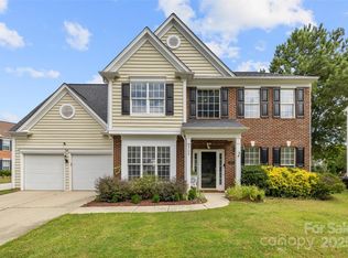 8709 Barrelli Ct, Charlotte, NC 28277