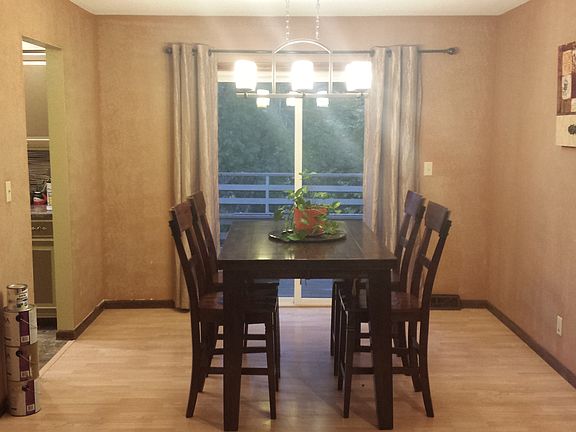 4th image of 416 Julie Ln