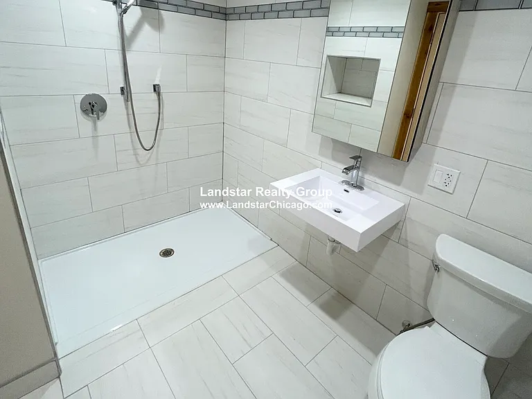 4611 S Ellis Ave #214 — Photo 10