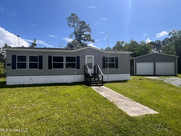 16100 Magnolia St, Kiln, MS 39556