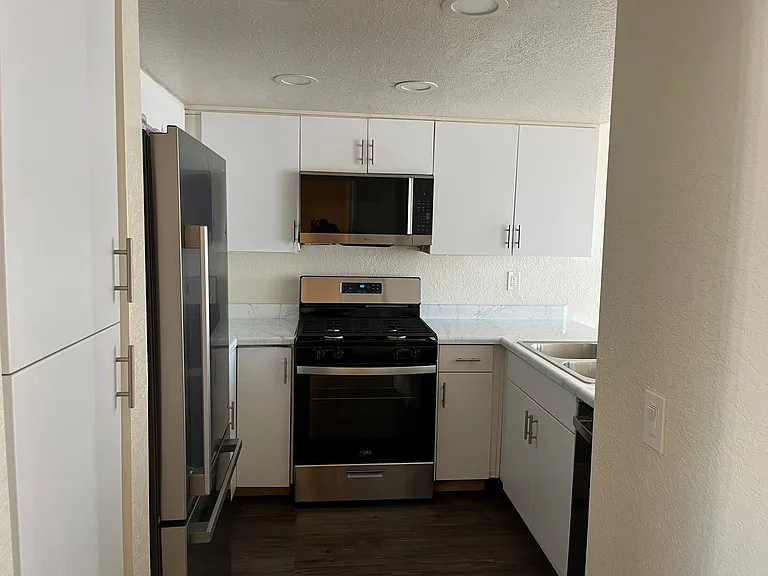 3bed,2bath townhome. Half off rent for January 2024! — Photo 19