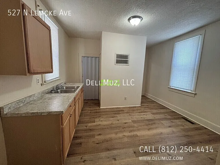 527 N Lemcke Ave — Photo 8