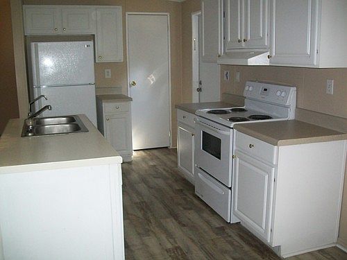 3rd image of 1958 Bridlewood Pl