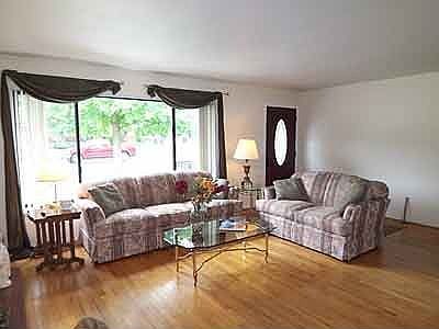 4th image of 6917 Mitchell Ct