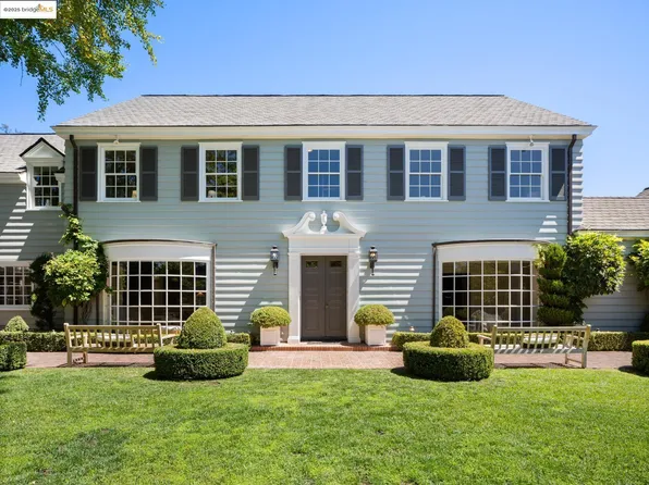 120 Hazel Ln, Piedmont, CA 94611