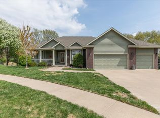 5633 Rittgers Ct, Johnston, IA 50131