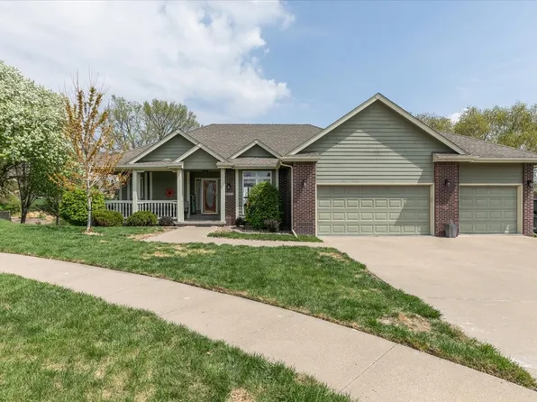 5633 Rittgers Ct, Johnston, IA 50131