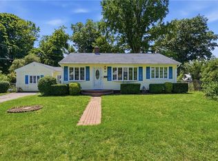 22 Hatfield St, North Kingstown, RI 02852