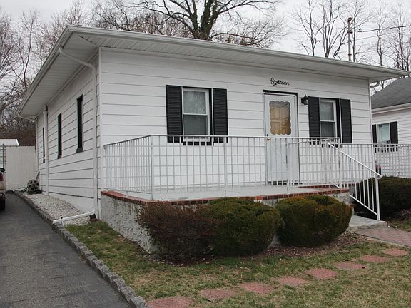 3rd image of 18 Rickard Ct