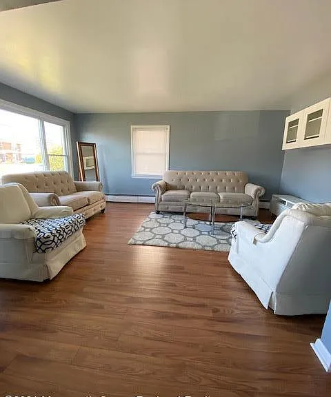 9 Howland Ave — Photo 3