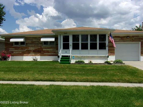 2323 Perth Dr, Shively, KY 40216
